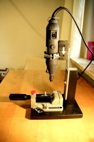 Easy Drill Stand for Rotary Tool : 7 Steps - Instructables Dremel Werkzeugprojekte, Dremel Tool Projects, Dremel Crafts, Woodworking Tools Storage, Drill Holder, Antique Woodworking Tools, Essential Woodworking Tools, Dremel Projects, Dremel Rotary Tool