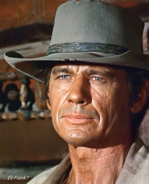 Clint Eastwood Cowboy, Actor Charles Bronson, Old Western Actors, Men Are Men, Charles Bronson, Actors Male, Spaghetti Western, Classic Movie Stars, Hollywood Legends