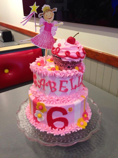 Pinkalicious Cake Pinkalicious Birthday Cake, Pinkalicious Cake, Birthday Ideas Pink, Cami Cakes, Pinkalicious Birthday Party, Pinkalicious Party, Princess Food, Party Birthday Cake, 7th Birthday Cakes