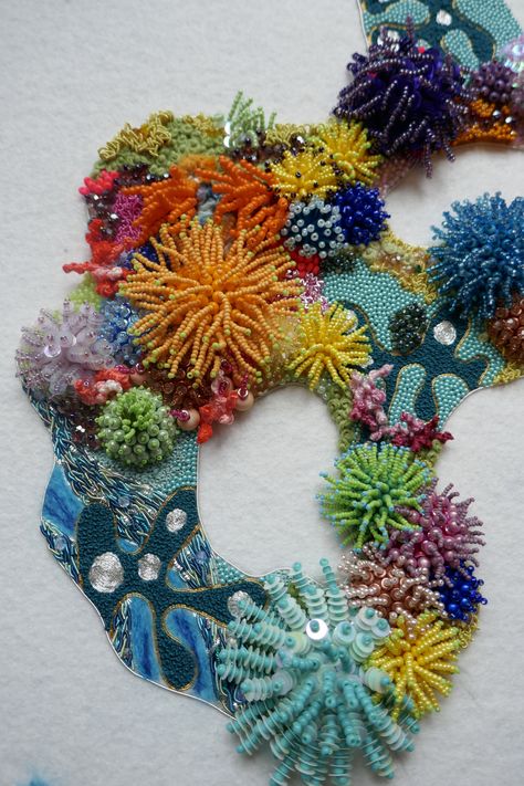 Embroidery Art With Beads, Art Embroidery Contemporary, Beaded Textile Art, How To Hand Bead Fabric, Floral Beaded Embroidery, Creative Art Pieces, Coral Embroidery Pattern, Beading And Embroidery, Bead Embroidery Art