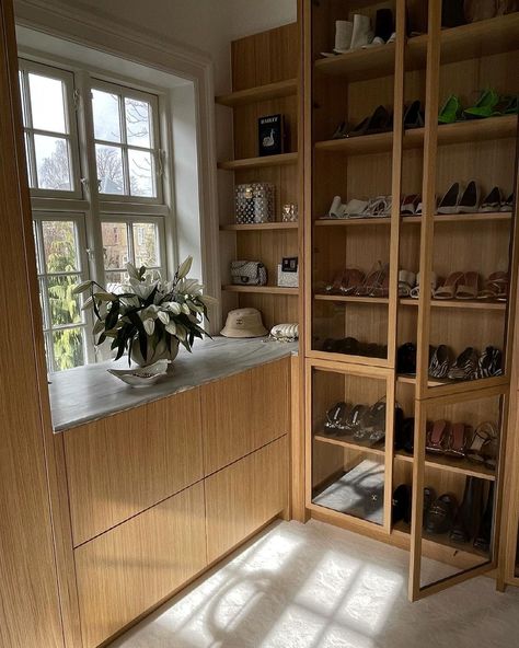 Make A Closet, Pernille Teisbaek, Dressing Rooms, Vogue Australia, Master Closet, Architectural Features, Closet Design, Decor Minimalist, Chandigarh