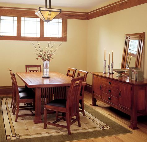 Great dining room! Pattern on rug, warm wood, gorgeous credenza with geometric details on legs, mirror, light fixture, even the vase! Mission Style Dining Room, Craftsman Style Dining Room, Craftsman Style Decor, Craftsman Dining Room, Craftsman Style Furniture, Mission Style Furniture, Style Dining Room, Craftsman Interior, Craftsman Furniture