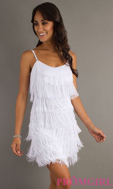 photo Latin Dance Dresses Costumes, Estilo Charleston, Surprise Dance Outfits, Fringe Dresses, White Fringe Dress, Cowgirl Outfits For Women, Quince Planning, Fringe Romper, Cocktail Dress White