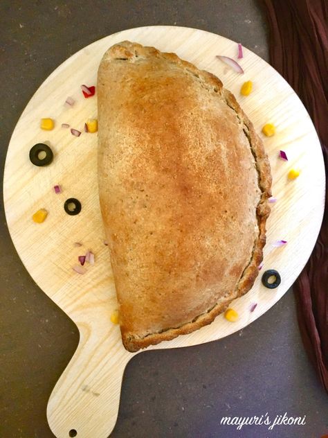 Sourdough Calzone, Sourdough Discard Calzone Dough, Calzone Filling Ideas Ricotta, Sourdough Discard Stromboli Dough, Quick Calzones, Calzone Recipe Easy, Calzone Dough, Sourdough Pizza Dough, Calzone Recipe