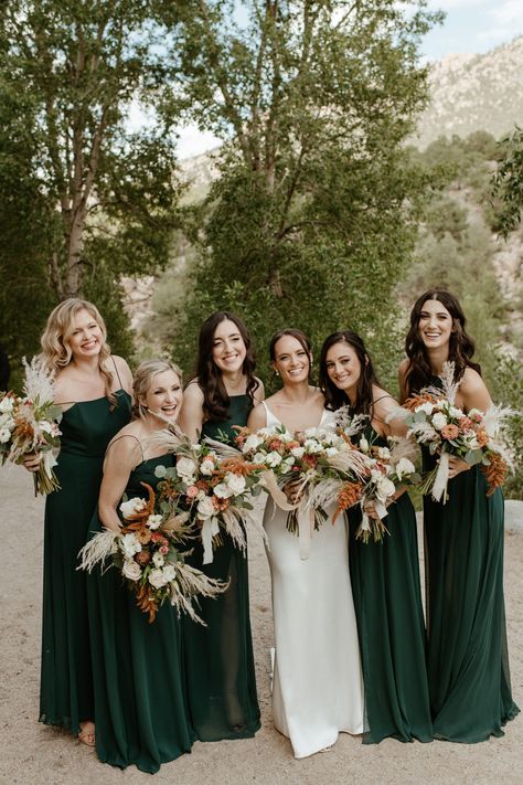 November Wedding Emerald Green, Green Bridesmaid Dress Bouquet, Hunter Green Bridesmaid Dress Fall, Flowers For Emerald Green Wedding, Emerald Green Orange Wedding, Fall Emerald Wedding, Emerald Bridesmaids Dresses, Green Wedding With Pop Of Color, Green Wedding Astethic