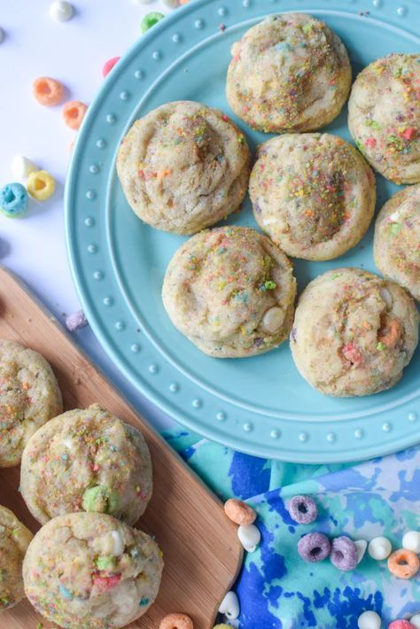 Soft Sugar Cookies Recipe, Soft Sugar Cookie Recipe, Soft Sugar, Soft Bakes, Soft Sugar Cookies, Fruit Loops, Cookie Scoop, Sugar Cookies Recipe, White Chocolate Chips