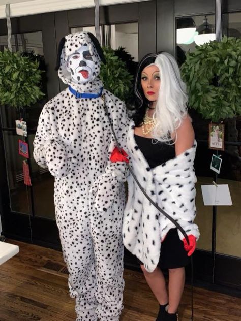 Cruella and Her Dalmatian - 101 Dalmatians 101 Dalmations Cruella, Dalmation Costume, Mystique Costume, Dog Face Paints, 101 Dalmations, Animal Costumes, 101 Dalmatians, Dog Face, Disney Halloween