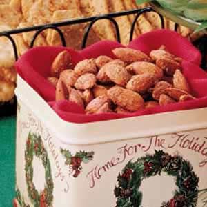 Homemade Smoked Almonds Smoked Almonds Recipe, Smoked Almonds, Almonds Recipe, Almond Chicken, Vegetarian Paleo, Toasted Almonds, Recipe For Mom, Almond Recipes, Candy Recipes