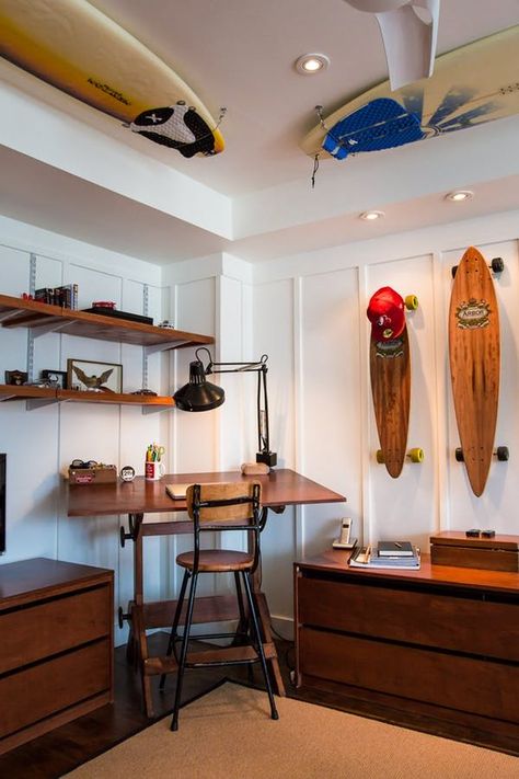 Surfboard Storage, Gear Room, Surf Room, Style Surf, Space Apartments, Boy Bedroom Design, Deco Studio, Surf Decor, Surf House