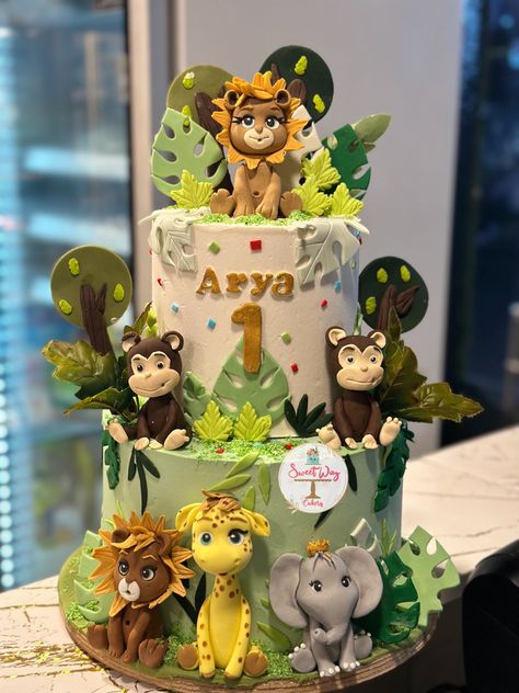 Jungle Theme Cake Without Fondant, Jungle Theme Cake, Cakes Without Fondant, Jungle Safari Cake, Jungle Theme Cakes, Jungle Theme Birthday Party, Animals Cake, Safari Cake, Baby Boy Birthday Cake