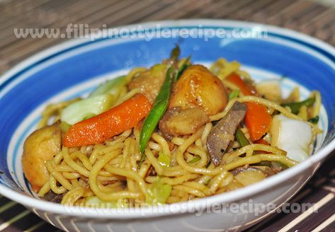 Squid Ball Pancit Guisado | Filipino Style Recipe Pancit Guisado, Pork Liver, Pinoy Foods, Filipino Style, Filipino Food, Filipino Recipes, Pork Belly, Nom Nom, Noodles