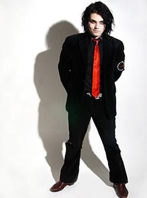 smirk Gerard Arthur Way, Gerard Way Standing, Gerard Way Full Body Pic, Gerard Way Outfits, Revenge Gerard Way, Revenge Era, Sass Queen, I Love Mcr, Sweet Revenge