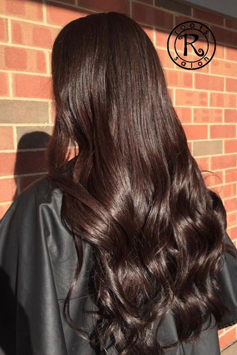 long, healthy dark hair is always trendy Very Long Brunette Hair, Dark Hair Latina, Very Long Dark Hair, Long Dark Hairstyles, Long Healthy Hair Aesthetic, Dark Brown Hair Long, Dark Rich Brown Hair, Long Dark Brown Hair, Latina Hair Color Ideas