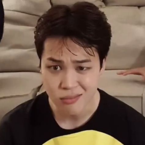 jimin Jimin Funny Pics, Jimin Funny Face, Jimin Pictures, Bts Group Picture, Jimin Funny, Chilli Pepper, Everything And Nothing, Bts Funny Moments, Bts Suga