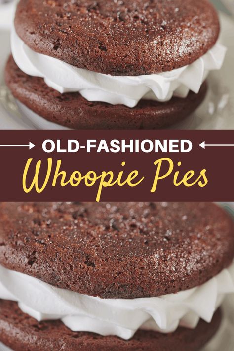 Whoopie pies are soft, chocolaty sandwiches with a sweet fluffy filling. They're the perfect combination between a cake and a cookie. So you get the best of both worlds! Homemade Whoopie Pies, Cake Mix Whoopie Pies, Whoopie Pies Recipe, Whoopie Pie Filling, Cake Mix Pancakes, Whoopie Pie Recipe, Chocolate Whoopie Pies, Whoopie Pie, Chocolate Peanut Butter Cookies