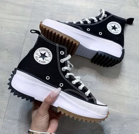 Girls Shoes Teenage, Cute Converse Shoes, Cute Converse, Trendy Shoes Sneakers, Dr Shoes, Nike Shoes Girls, Women Footwear, Pretty Shoes Sneakers, Converse Run Star