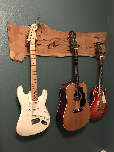 Wood Guitar Hanger, Wall Guitar Hanger, Guitar Hanger Ideas, Guitar Display Ideas, Music Corner Living Room, Ukulele Display, Music Apartment, Guitar Room Ideas, Guitar Wall Display