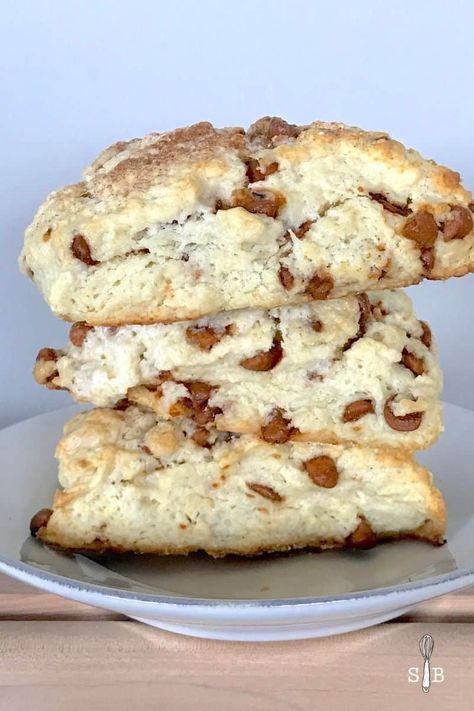 Cinnamon Chip Muffins, Sweet Scones Recipe, Cinnamon Scones Recipe, Cinnamon Chip Scones, Cinnamon Chicken, Vanilla Bean Scones, Peach Scones, Raisin Scones, Recipes With Ingredients