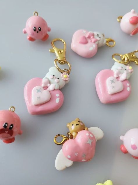 Kawaii Ideas, Clay Models, Polymer Art, Keychain Charms, Manik Manik, Clay Keychain, Diy Air Dry Clay, Clay Diy Projects, How To Make Clay