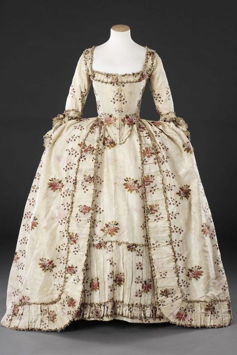 Historical Fashion 18th Century, 1770s Dress, Rococo Dresses, 1780s Dress, 1700 Dress, 1700s Dresses, Rococo Gown, 1770s Fashion, 1780s Fashion