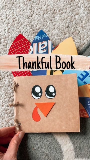 Brittany | Kids/Toddler/Baby Activities on Instagram: "Would you like to start a new family tradition this November? Create a “thankful book!” Everyday leading up to Thanksgiving (or once a week, or how ever often works for your family), ask everyone in the family what they are Thankful for and write it down in the book. It’s a great way to think about everything you are thankful for and also a great keepsake for later. How to make a thankful book: 1. Cut a cover for your book out of a cere Thanksgiving Thankful Ideas For Kids, Thankful Writing, Social Work Activities, Toddler Shows, Thanksgiving Toddler, Thanksgiving Books, Homemade Books, Turkey Face, Kindness Activities