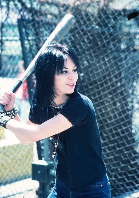 Joan Jett Young, Lita Ford, Punk Looks, Rock Guitarist, Women Of Rock, Billy Idol, San Fernando Valley, Joan Jett, Music Icon