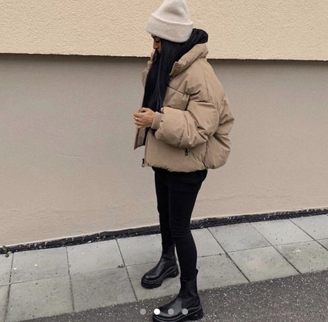 Nude Puffer Jacket Outfit, Nude Jacket Outfit, Khaki Puffer Jacket Outfit, Cream Puffer Jacket Outfit, Short Puffer Jacket Outfit, Beige Puffer Jacket Outfit, Beige Winter Jacket, Beige Short Coat, Black Booties Outfit