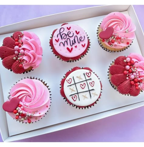 Vday Dessert, Valentines Cupcakes Decoration, Valentine Deserts, Valentines Cakes And Cupcakes, Valentines Cakes, Valentine Cupcakes, Romantic Desserts, Valentines Baking, Valentine Day Cupcakes