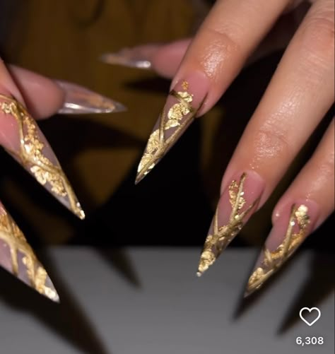 Gold Chrome Stiletto Nails, Long Oval Nails Design, Gold Stiletto Nails, Stilleto Nails Designs, Cabello Hair, Sassy Nails, Diva Nails, Drip Nails, Stiletto Nails Designs