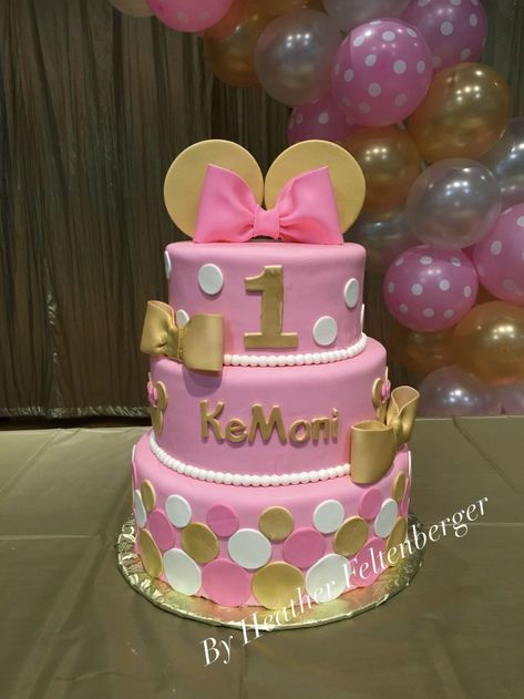 Cakes 1st Birthday, Gracie Taylor, Minnie Mouse Cakes, Minnie Mouse Birthday Party Decorations, Minnie Mouse Birthday Cakes, Minnie Mouse 1st Birthday, Bolo Minnie, Minnie Birthday Party, Minnie Mouse Theme