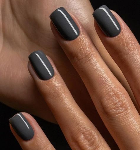 Grey Polish Nails, Grey Biab Nails, Smokey Gray Nails, Dark Pedicure Ideas, Light Black Nails, Short Grey Nails Ideas, Grey And Pink Nail Ideas, Grey Gel Nails Ideas, Grey Manicure Ideas