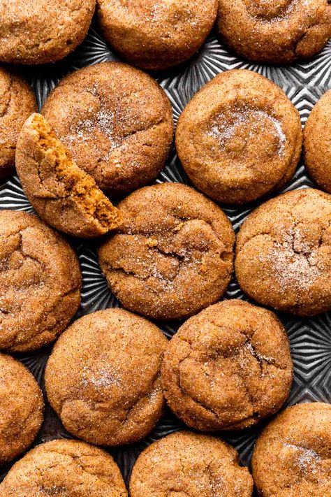 Combining the spice flavors of pumpkin pie and the softness and cinnamon sugar coating of snickerdoodles, these pumpkin snickerdoodles are the ultimate mash-up of two classic desserts. Spiced and flavor, soft and chewy, they're a hit every fall season. Recipe on sallysbakingaddiction.com Pumpkin Snickerdoodle Cookie Recipe, Pumpkin Spice Cookie Recipe, Snickerdoodles Recipe, Spice Sugar Cookies, Pumpkin Pie Spice Recipe, Fall Cookie Recipes, Pie Spice Recipe, Pumpkin Snickerdoodles, Pumpkin Sugar Cookies