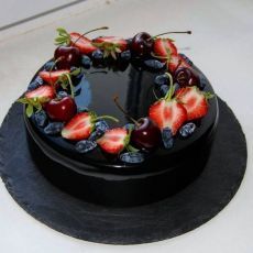 Black Mirror Glaze Cake, Mirror Cakes, Glaze Cake, Mirror Glaze Cake, Mirror Cake, Mirror Glaze, Beautiful Desserts, Crazy Cakes, Pretty Birthday Cakes