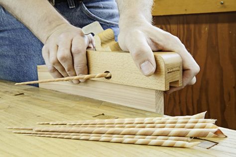 Spill Plane, Diy Easel, Wooden Plane, Wood Plane, Craftsman Furniture, Japanese Woodworking, Carpentry Tools, Woodworking For Kids, Woodworking Hand Tools