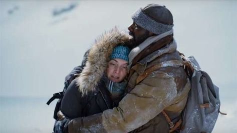 Between Us Wallpaper, The Mountain Between Us, Books Vs Movies, Us Wallpaper, Charles Martin, Christmas Romance, 20th Century Studios, Adventure Movie, Idris Elba