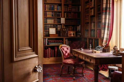 Balmoral Castle: the first look inside the royal rooms - BBC News Balmoral Castle Interior, Sandringham House, Balmoral Castle, Royal Lodge, Royal Room, Castle Interior, Flock Wallpaper, Scottish Homes, State Room