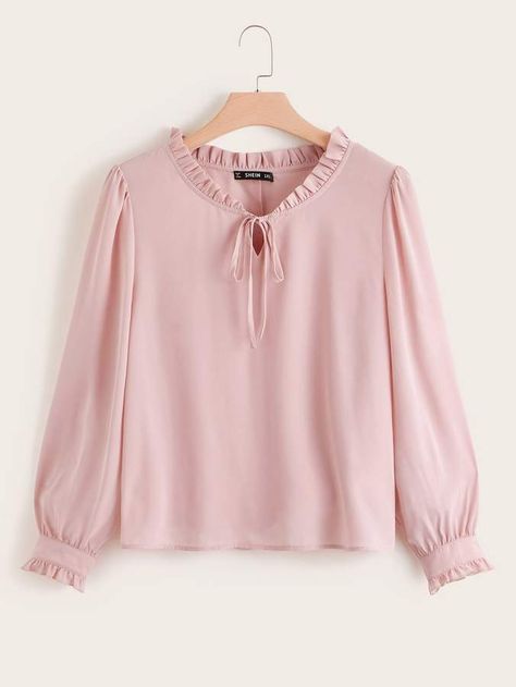 Plain Top Designs, Top Sleeves Design, Ladies Top Designs Style, New Tops Designs Girls Fashion, Fashion Tops Blouse Style, Fancy Top Design, Tops For Girls Stylish, Girls Top Design, Blouse Outfit Casual