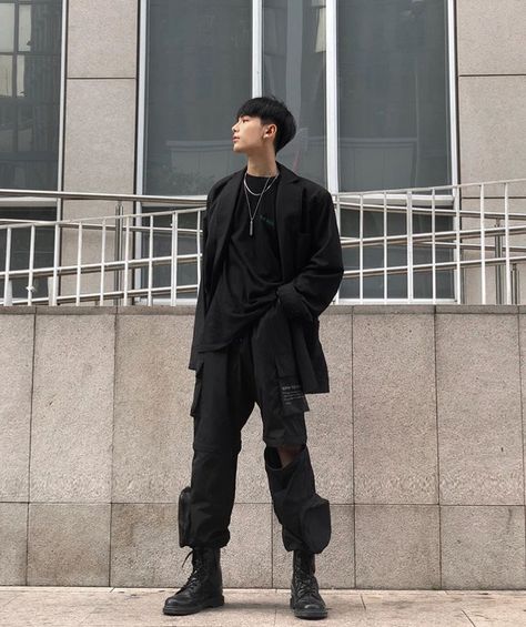 Cyberpunk Outfit Male, Cyberpunk Aesthetic Outfit, Mens Techwear, Japanese Street Fashion Men, Casual Techwear, Techwear Men, Cyberpunk Outfit, Black Outfit Men, Techwear Outfits