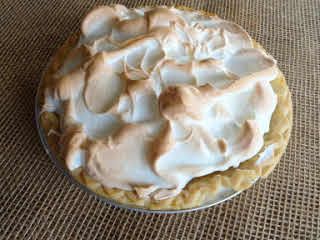 Old Fashioned Chocolate Pie, Homemade Chocolate Pie, Chocolate Pie With Pudding, Coconut Cream Pie Recipes, Meringue Desserts, Meringue Pie Recipes, Marshmallow Cream, Cream Pie Recipes, Recipes With Marshmallows