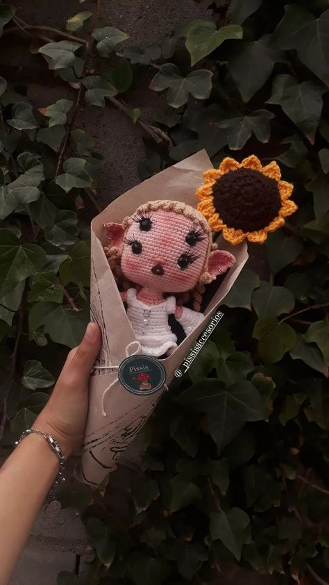 Melanie Martinez Portals + sunflower crochet Melanie Martinez Crochet, Melanie Martinez Portals, Sunflower Crochet, Melanie Martinez, Sunflower, Amigurumi, Gift Ideas, Crochet, Gifts