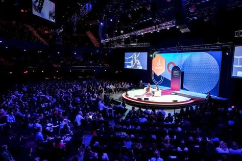 Round Auditorium, Round Stage Design, Summit Stage, Event Stage Design, Stage Presentation, Round Stage, Summit Logo, White Vinyl Flooring, Tv Set Design