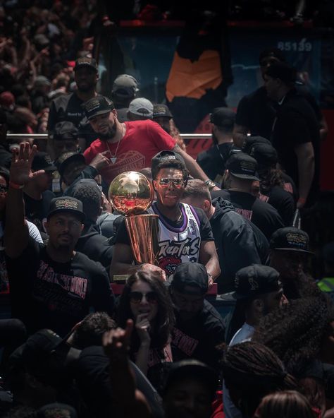 Here’s a few more impressions from today’s championship parade! Enjoy the moment Toronto 👊🏻 Kyle Lowry, Toronto Raptors, Nba Players, Toronto, Nba, Darth Vader, In This Moment, Concert, Fictional Characters