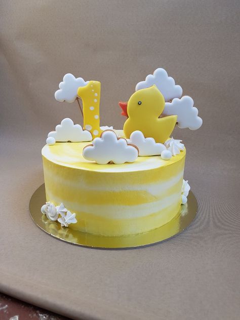 Giraffe Bento Cake, Duck Theme Cake, Duck Birthday Cake, Cakes Without Fondant, Birthday Cake Kids Boys, Birthday Cake Roses, 1st Bday Cake, Duck Party, Baby Boy Birthday Cake