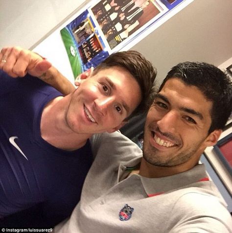 Luis Suarez poses with Lionel Messi after the game and describe's him as the world's best Lio Messi, Messi 10, World Cup 2018, Leo Messi, Light Of My Life, Bayern Munich, Man Crush, Lionel Messi, Soccer Players