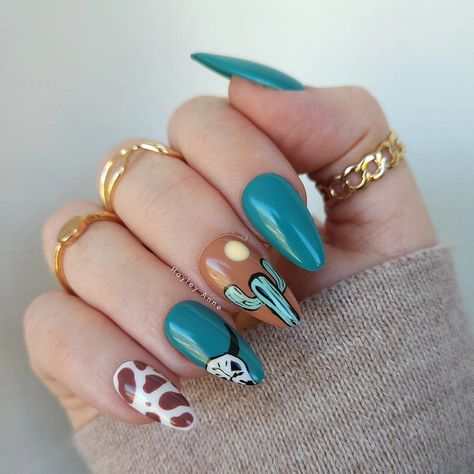 Cow Skull Nails, Nail Art Western, Brown And Turquoise Nails, Equestrian Nails, Turquoise Western Nails Designs, Cowboy Boot Nails, Texas Nails Designs, Brown And Turquoise Nails Western, Nfr Nails Designs