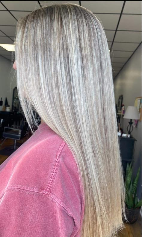 Bleach Blonde Shadow Root, Brunette Roots Blonde Hair Balayage, Bright Dimensional Blonde Highlights, Natural Roots Blonde Hair, Brunette Roots Blonde Hair, Natural Roots Blonde Hair Balayage, Bright Dimensional Blonde, Dimensional Blonde Highlights, Highlights Boys Hair