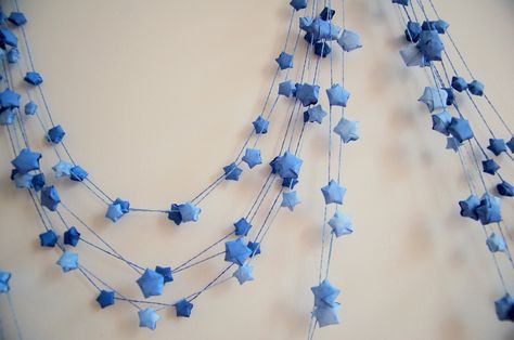 edward and lilly: paper garland love Origami Garland, Paper Garlands, Origami Lucky Star, Useful Origami, Star Garland, Origami Stars, Star Diy, Diy Garland, Paper Garland