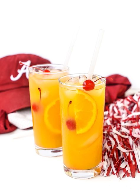 The Yellow Hammer Slammer – Yellow Hammer drink. It is that fun kind of drink that tastes like orange juice that has a secret kick of alcohol you never saw coming. Dan330 Tailgate Drinks, Tailgate Treats, Southern Cocktail, Potluck Party, Tailgate Food, Perfect Cocktails, Football Party, Alabama Football, Adult Beverages