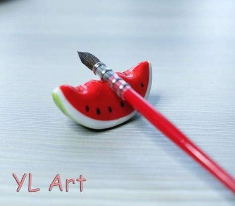 Pen Holder Diy Clay, Brush Rest Clay, Paint Brush Holder Clay, Clay Paint Brush Holder, Things To Do With Air Dry Clay, Brush Holder Clay, Clay Pen Holder, Clay Brush Holder, Brush Holder Diy