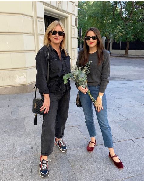 Red Velvet Mary Janes Outfit, Velvet Ballet Flats Outfit, Velvet Flats Outfit, Velvet Mary Janes Outfit, Balerinas Shoes Outfits, Flabelus Outfit, Velvet Shoes Outfit, Burgundy Flats Outfit, Mary Jane Flats Outfit